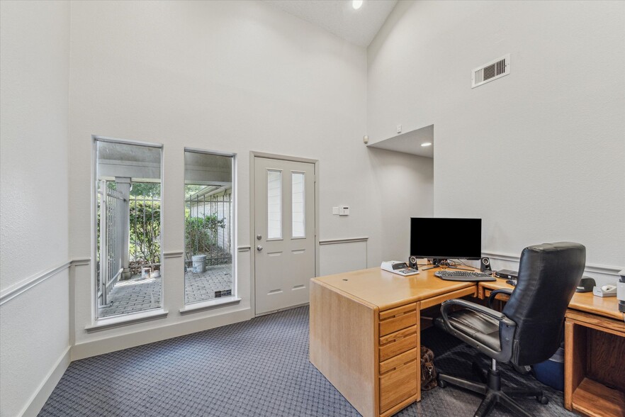 More Photos Of 11930 Sam Houston Pky, Houston Office For Sale