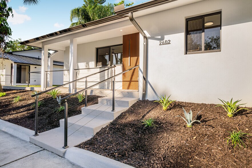 More Photos Of 2616 Lakeview Dr, Naples Apartments For Sale