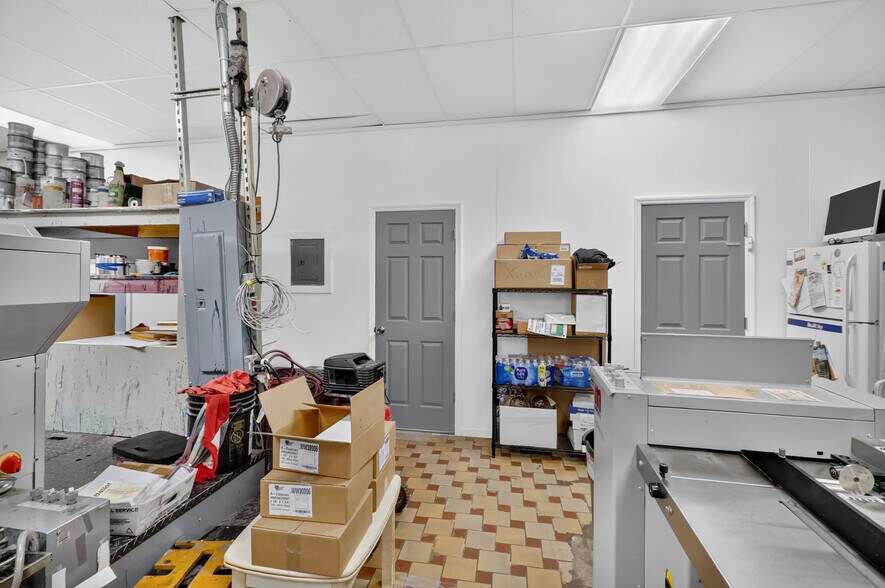 More Photos Of 119 Main St, Auburndale Storefront Retail Office For Sale