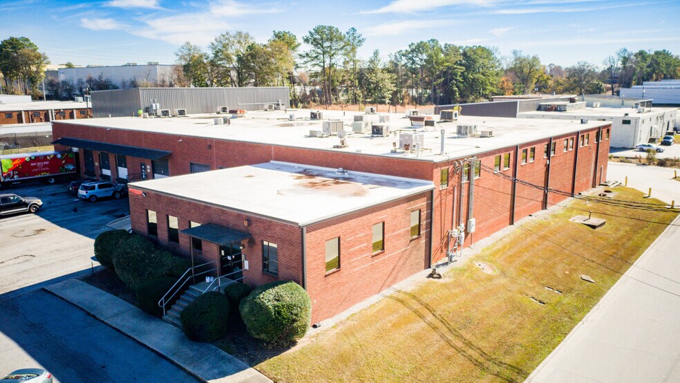 Primary Photo Of 132 Royal Dr, Forest Park Refrigeration Cold Storage For Sale