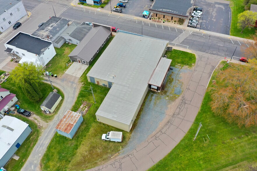 More Photos Of 325 N Central Ave, Owen Warehouse For Sale