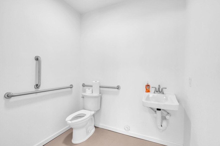 More Photos Of 412-416 Madison Trade Plz SE, Leesburg Apartments For Lease