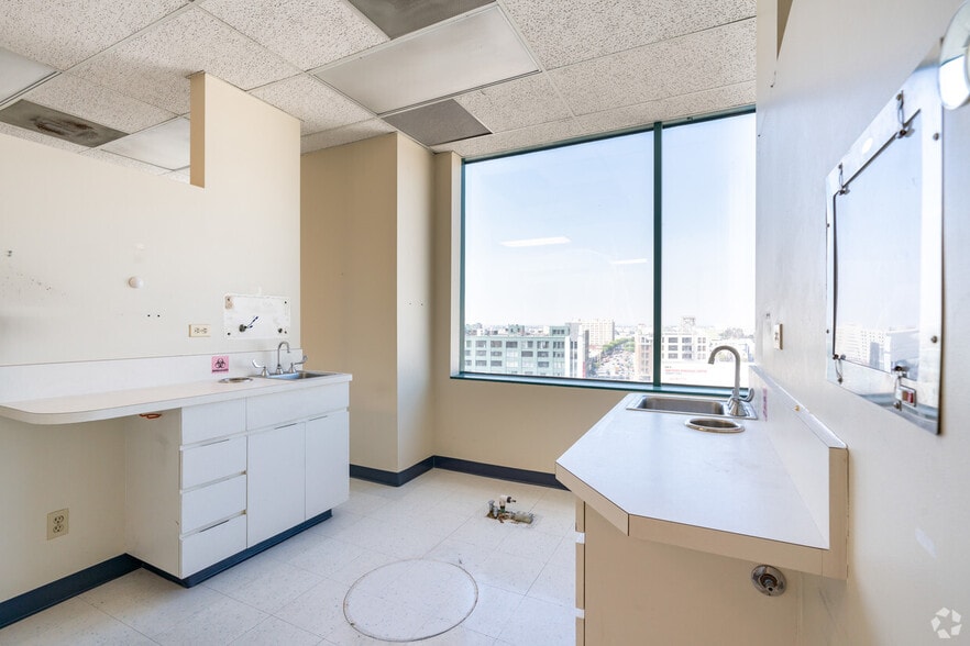 More Photos Of 420 E 3rd St, Los Angeles Medical For Lease