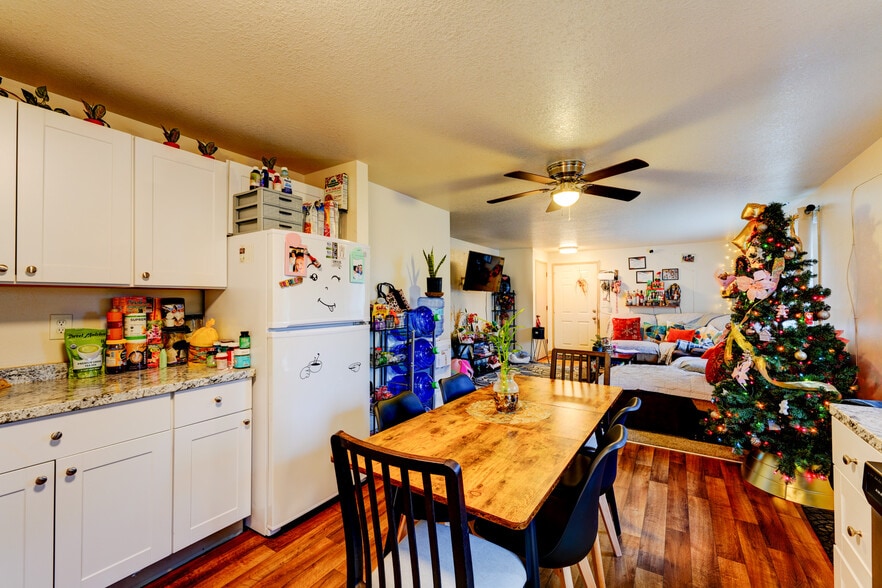 More Photos Of 16405 E Burnside St, Portland Apartments For Sale