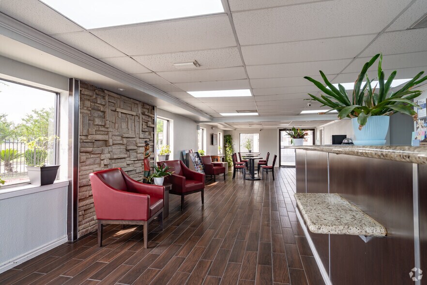 More Photos Of 16939 East Fwy, Channelview Hotel For Sale