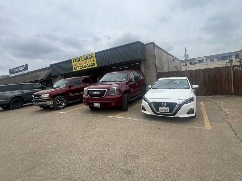 More Photos Of 1018 W Main St, Arlington Medical For Lease