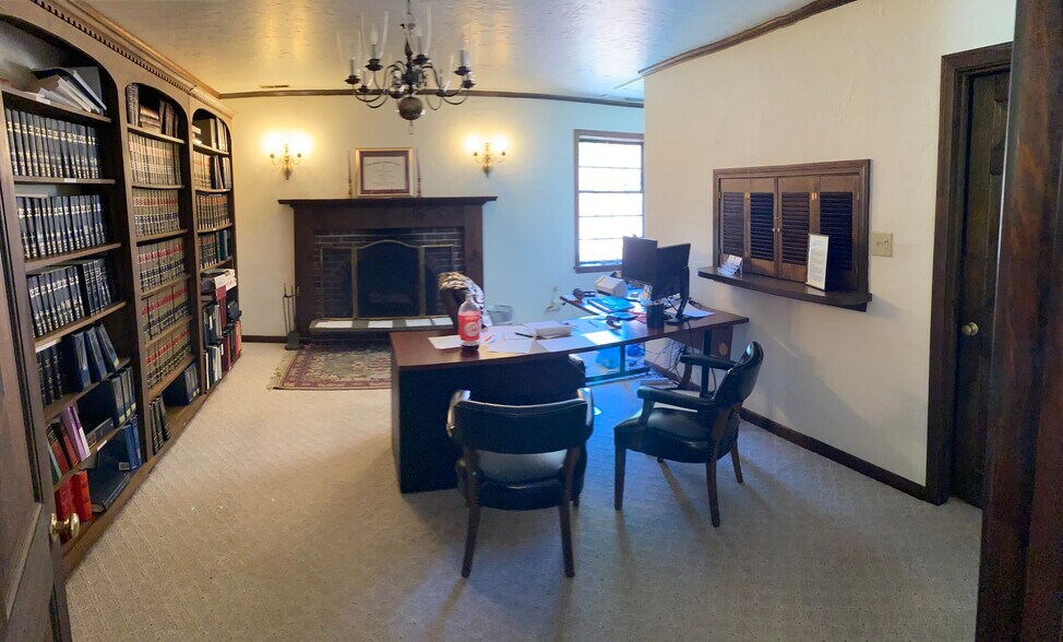 More Photos Of 261 Common St, Lawrence Office For Sale