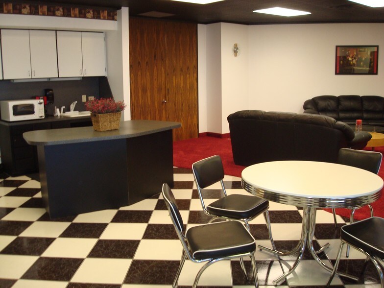 More Photos Of 1330 E 8th St, Odessa Office For Lease