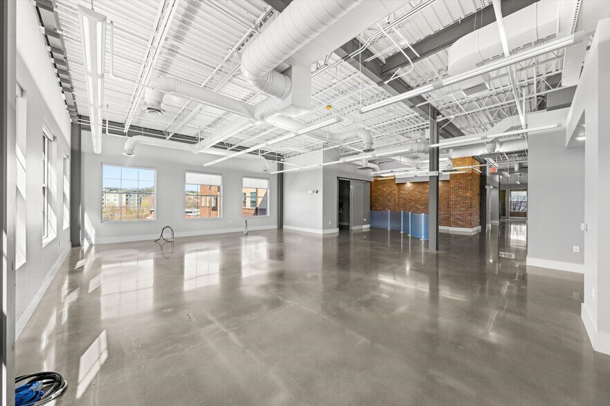 More Photos Of 2099 Thunderhead Rd, Knoxville Loft Creative Space For Sale