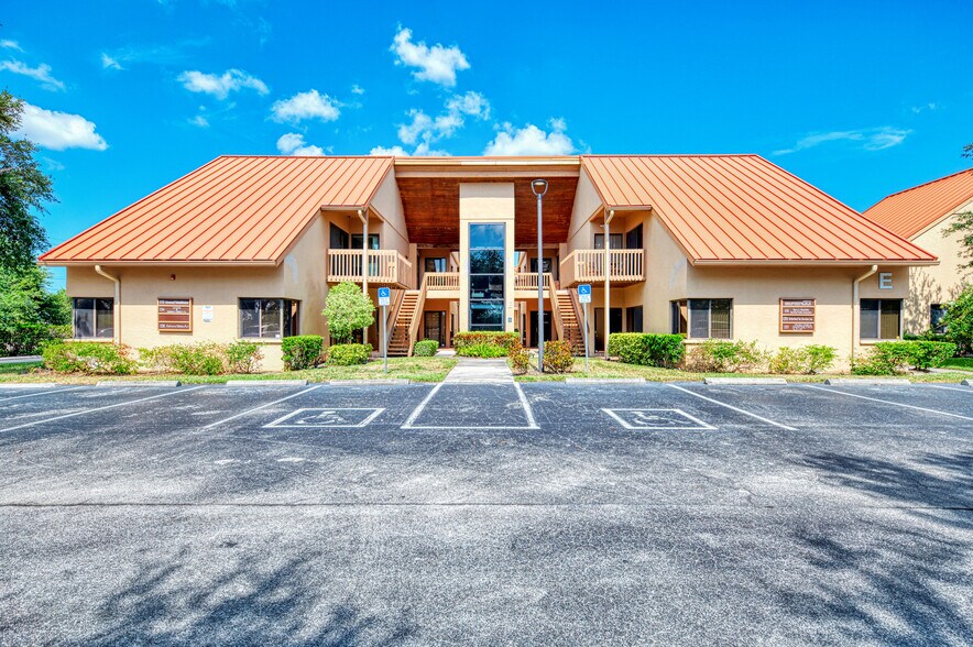 More Photos Of 2831 Ringling Blvd, Sarasota Medical For Sale