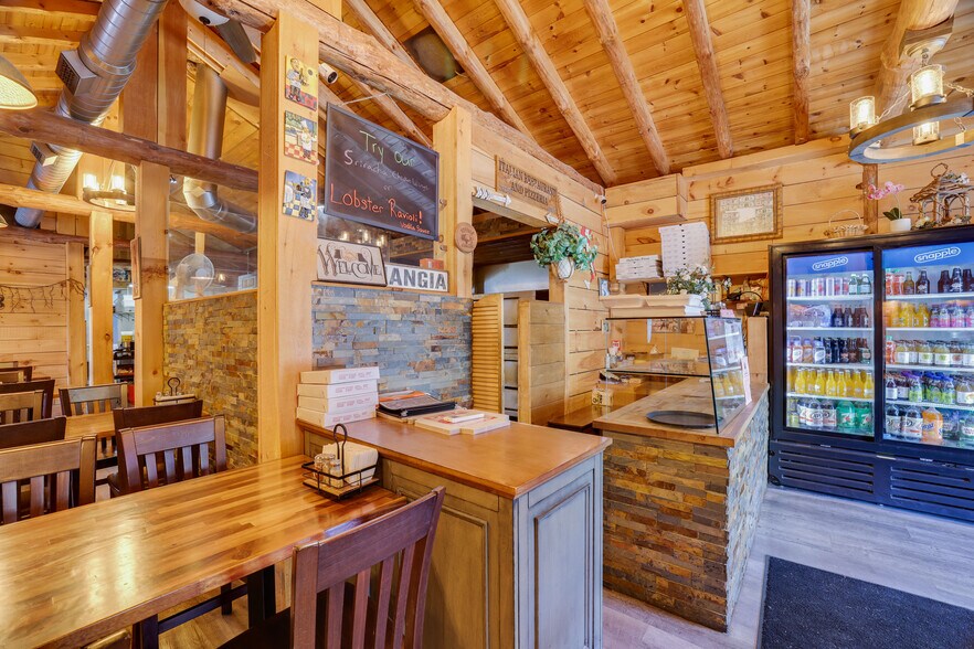 More Photos Of 121 Main Ave, Hawley Restaurant For Lease