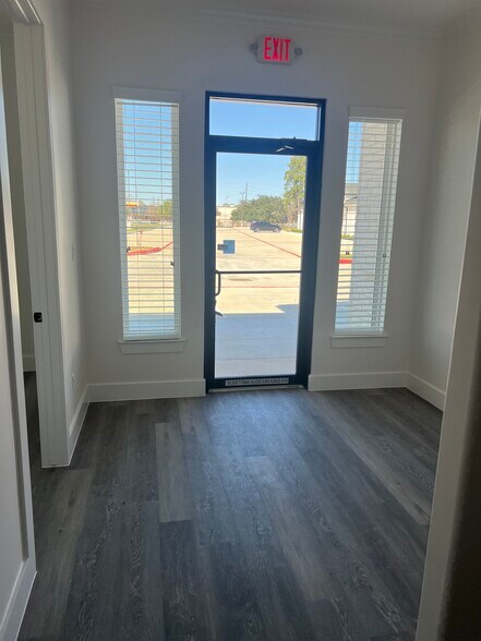 More Photos Of 18924 Kuykendahl Rd, Spring Office For Sale