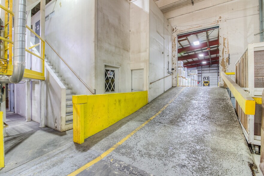 More Photos Of 1535-1541 W Lee Rd, Othello Warehouse For Sale