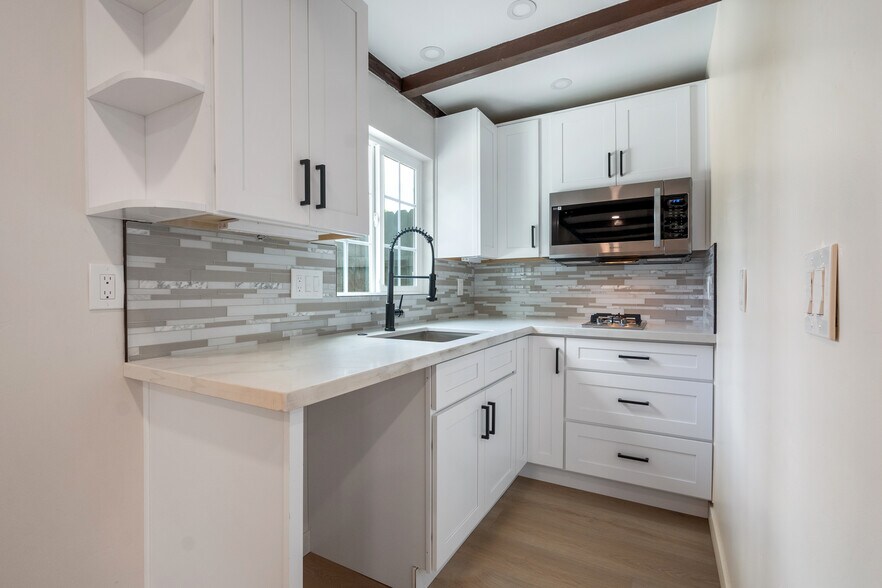 More Photos Of 6665 Amherst St, San Diego Apartments For Sale