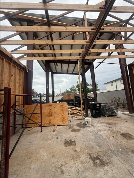 More Photos Of 1103 W Cavalcade St, Houston Industrial For Lease