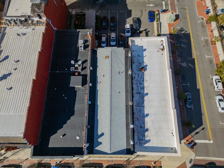 More Photos Of 271 N Front St, Wilmington General Retail For Sale