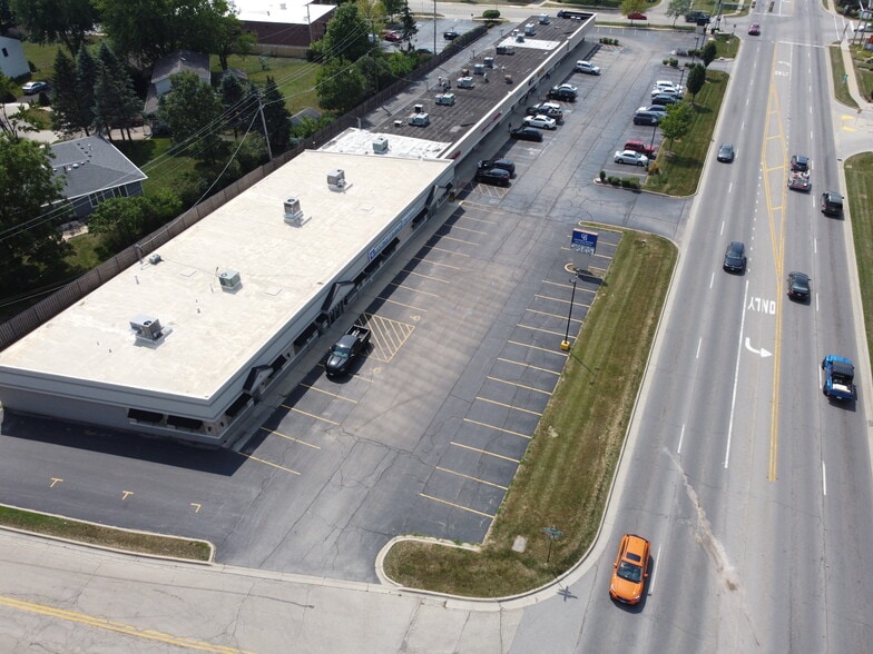 More Photos Of 777-779 E Algonquin Rd, Algonquin Storefront Retail Office For Lease