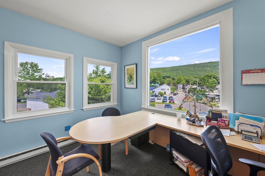 More Photos Of 8 Center St, West Stockbridge Restaurant For Sale