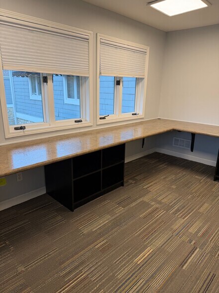 More Photos Of 38 Westwoods Dr, Liberty Office For Lease