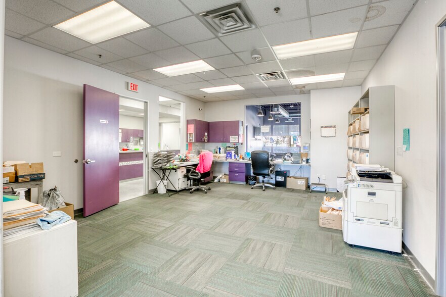 More Photos Of 921 S Las Vegas Blvd, Las Vegas Office For Sale