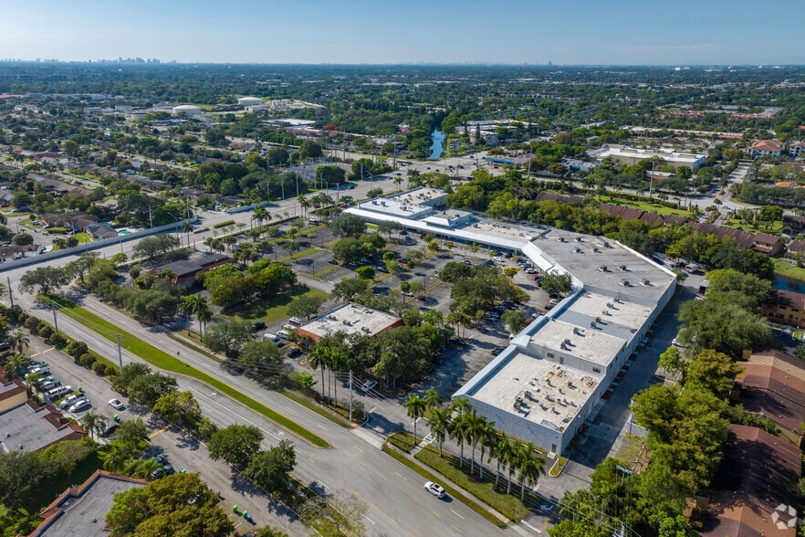 More Photos Of 4505-4599 N Pine Island Rd, Sunrise Unknown For Lease