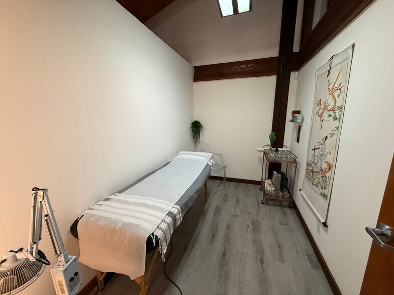 More Photos Of 8200 W Sunrise Blvd, Plantation Office For Sale