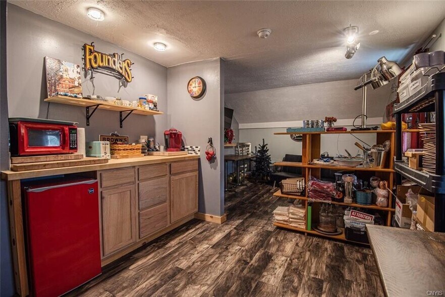 More Photos Of 417 W Dominick St, Rome Bar For Sale