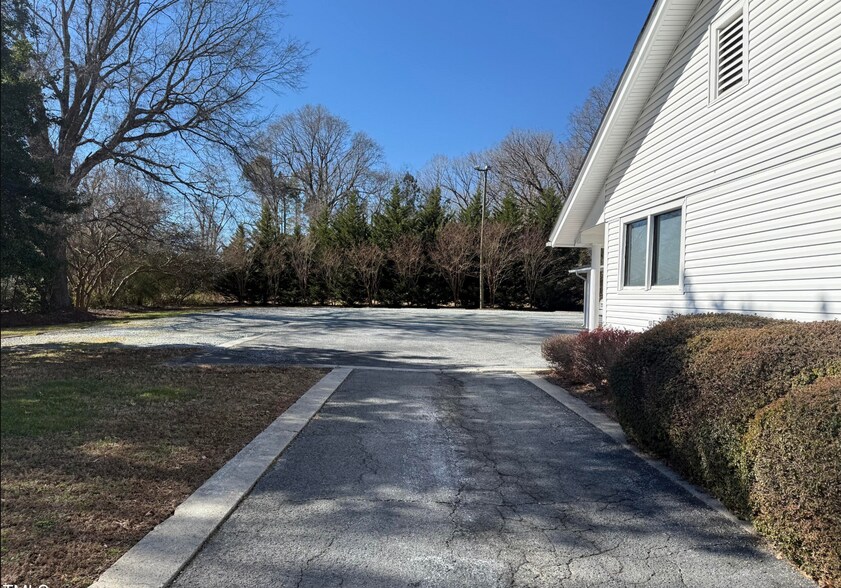 More Photos Of 4007 N Roxboro St, Durham Medical For Sale