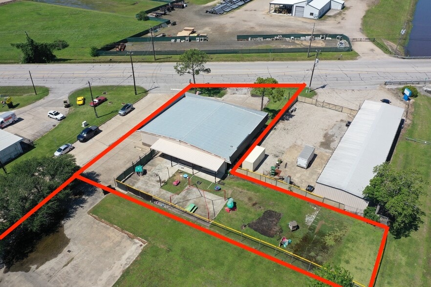 More Photos Of 3111 S Main St, Pearland Warehouse For Sale