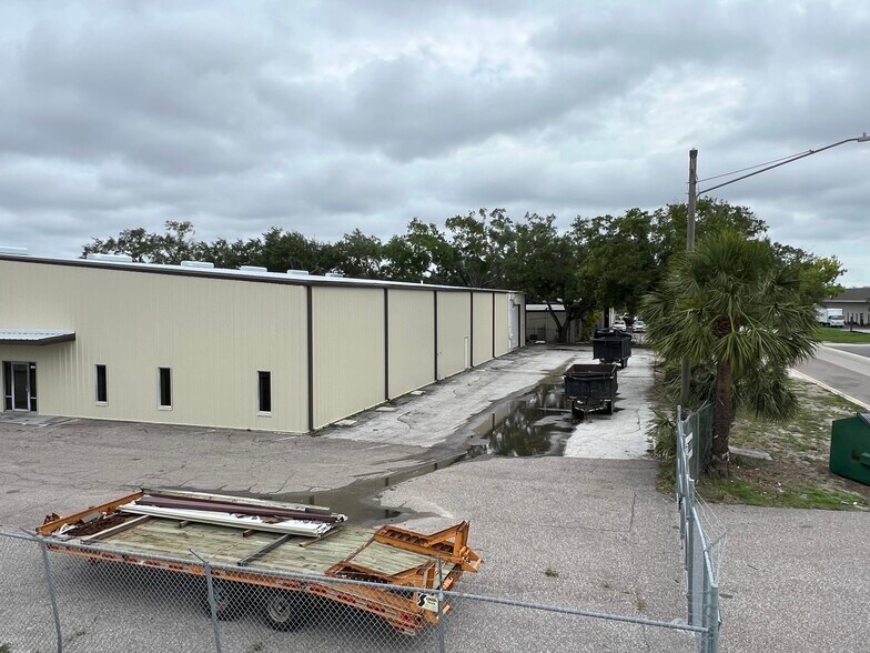 More Photos Of 4625 N 122nd Ave, Clearwater Warehouse For Lease