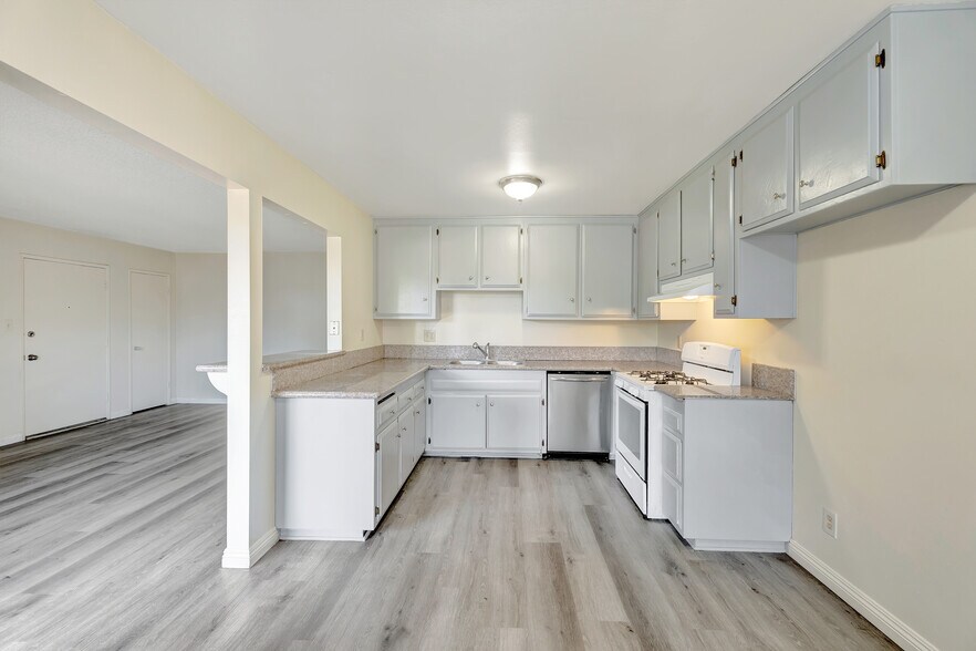 More Photos Of 9931 Central Ave, Garden Grove Apartments For Sale