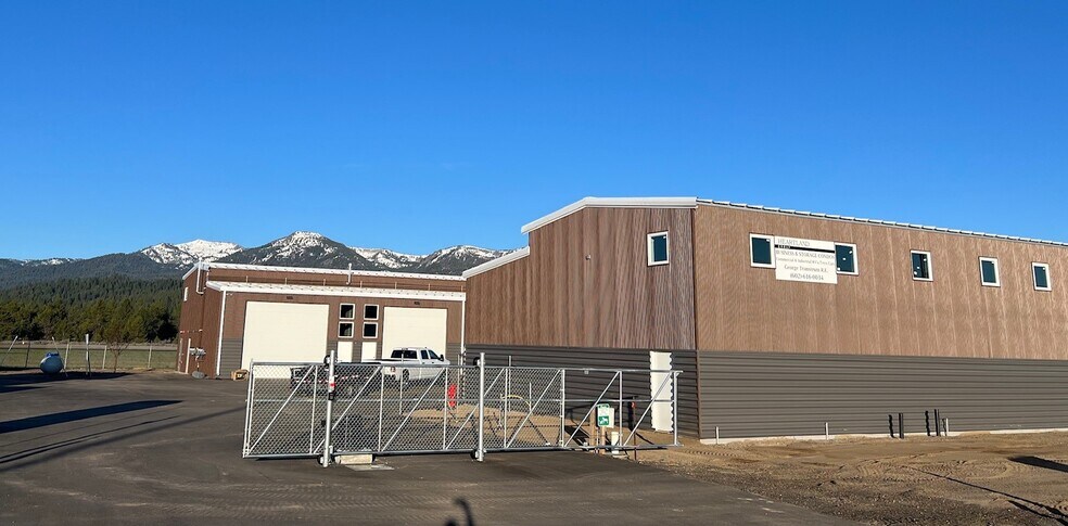 More Photos Of 1435 Main St, Cascade Warehouse For Sale