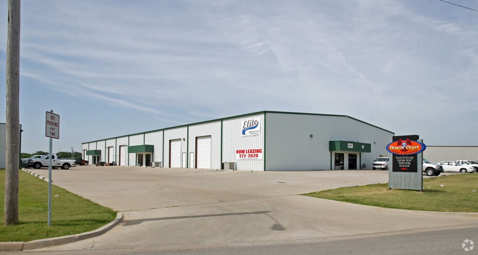 More Photos Of 208 E 5th St, Owasso Unknown For Lease