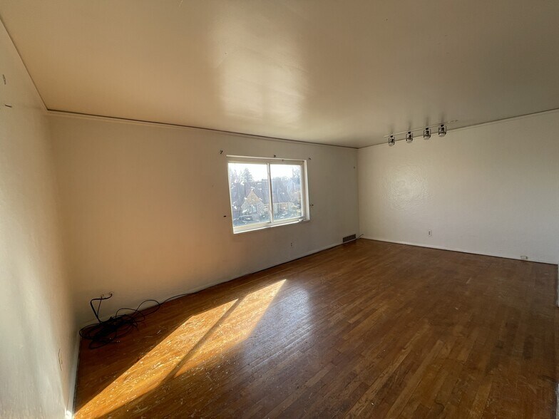 More Photos Of 15 W Maplewood Ave, Dayton Apartments For Sale