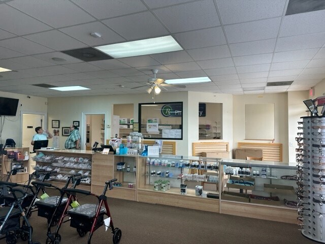 More Photos Of 15 Baker Rd, Newnan Freestanding For Lease