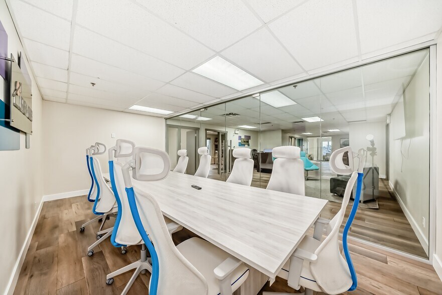 More Photos Of 1803 60th St SE, Calgary Mixed Retail For Sale