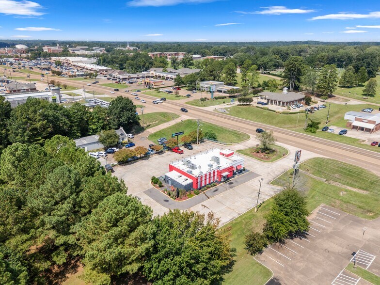 More Photos Of 442 Us-80, Clinton General Retail For Sale