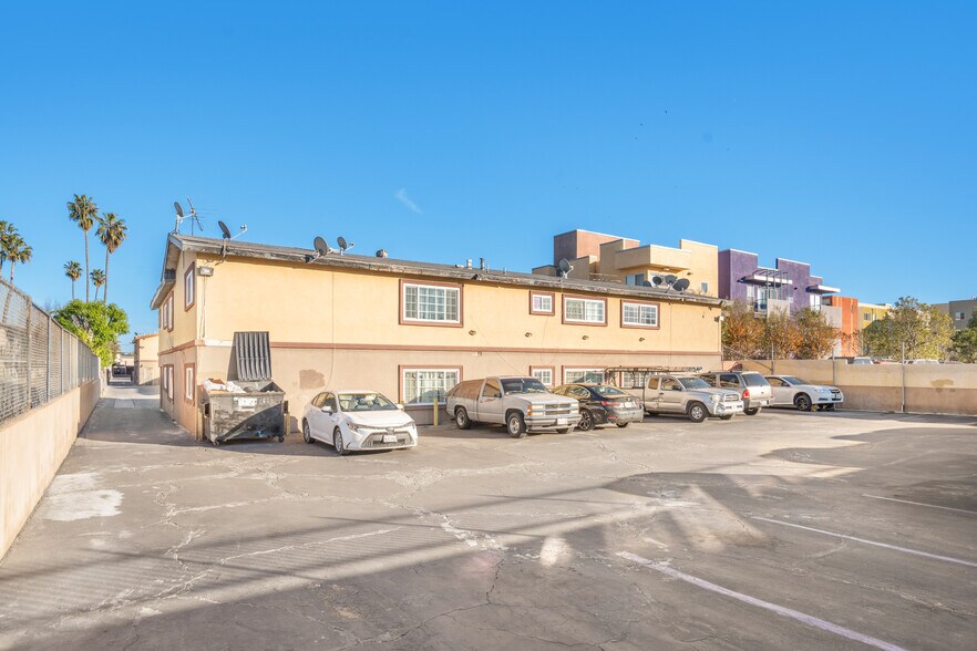 More Photos Of 6653 Darby Ave, Reseda Apartments For Sale