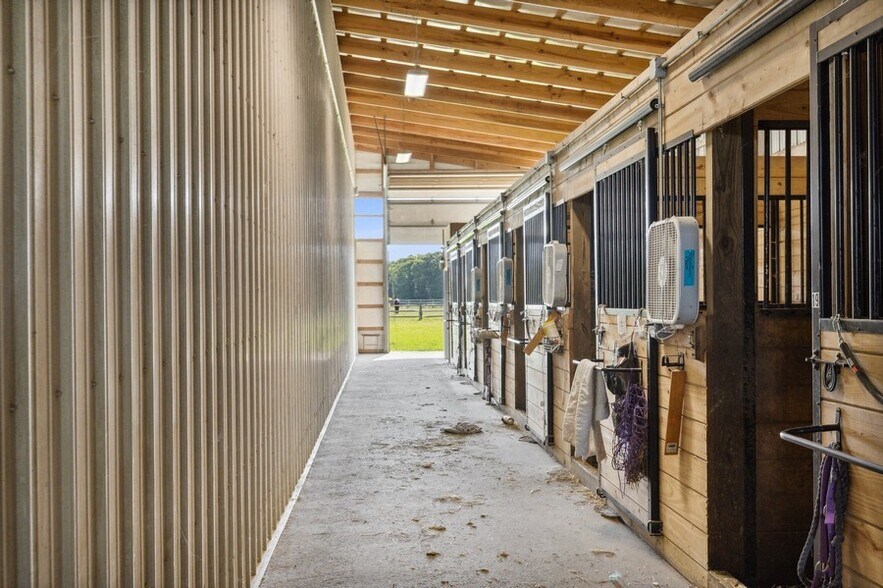 More Photos Of 1200 Cross River Dr, Riverhead Horse Stables For Sale