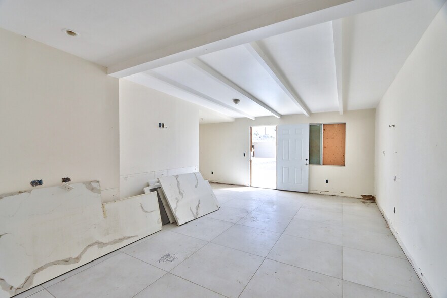 More Photos Of 2249 N Palm Canyon Dr, Palm Springs Hotel For Sale