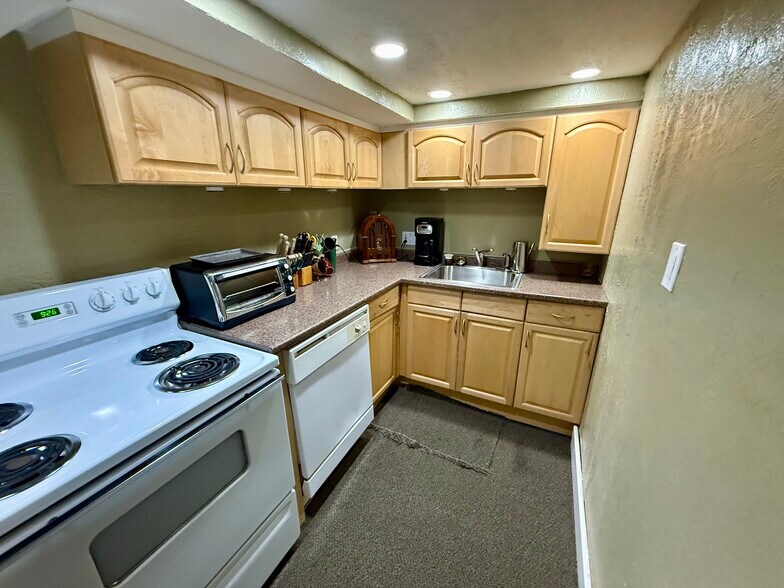 More Photos Of 119 E Kalamazoo St, Lansing Apartments For Sale