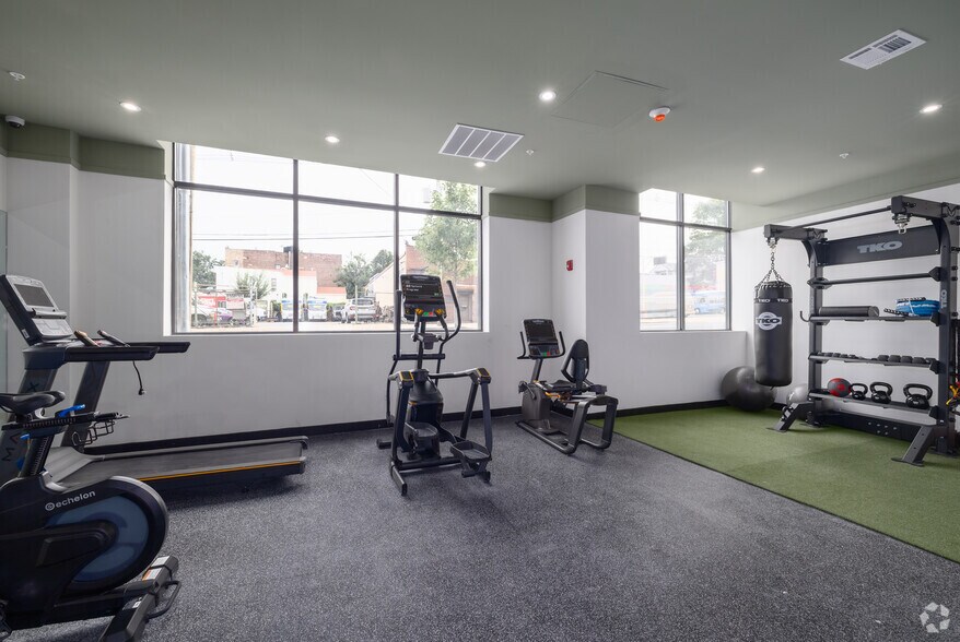 More Photos Of 873 COMMUNIPAW Ave, Jersey City Apartments For Lease