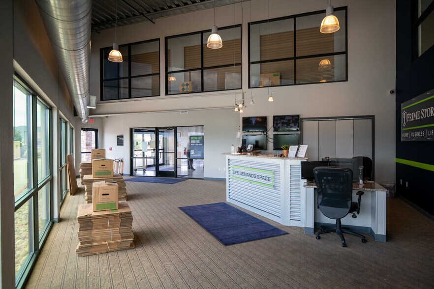 More Photos Of 791 Copper Center Pky, Colorado Springs Self Storage For Lease