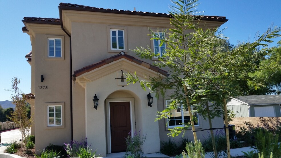 More Photos Of 1378-1380 Patricia Ave, Simi Valley Apartments For Sale