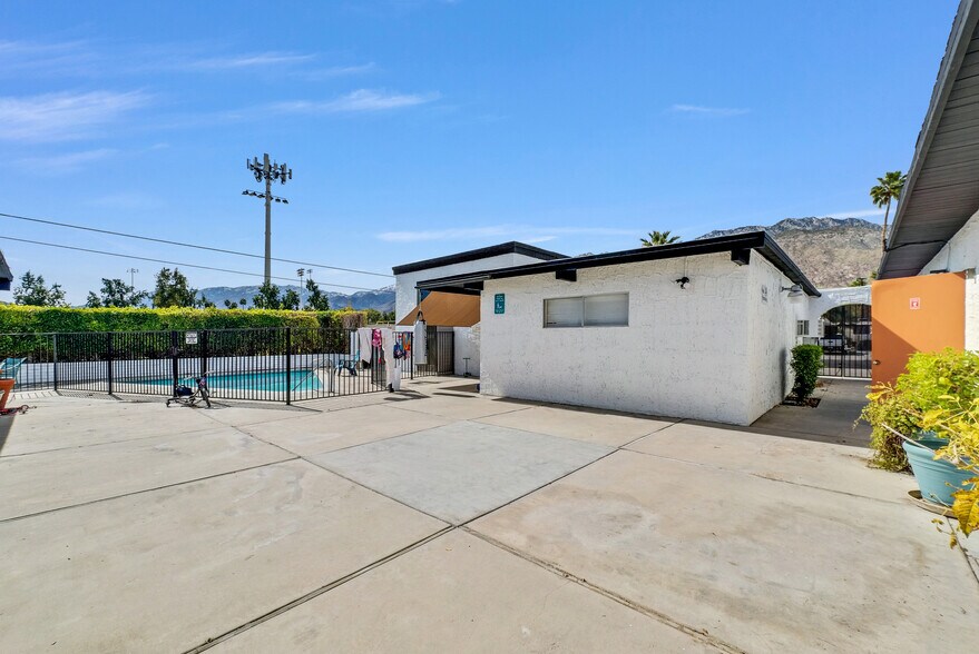 More Photos Of 1900 E Baristo Rd, Palm Springs Apartments For Sale