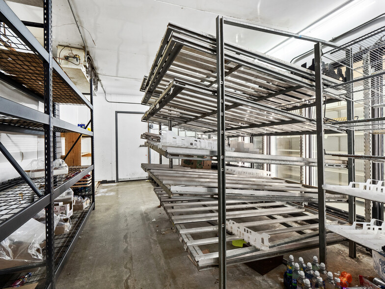 More Photos Of 2915 Calhoun, Fort Wayne Storefront For Sale