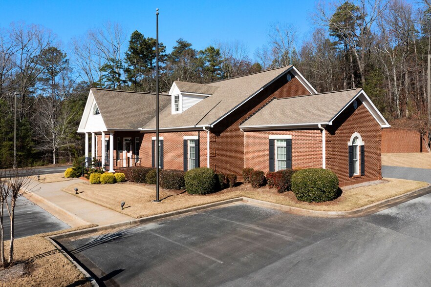 More Photos Of 1300 E Main St, Cartersville Medical For Sale