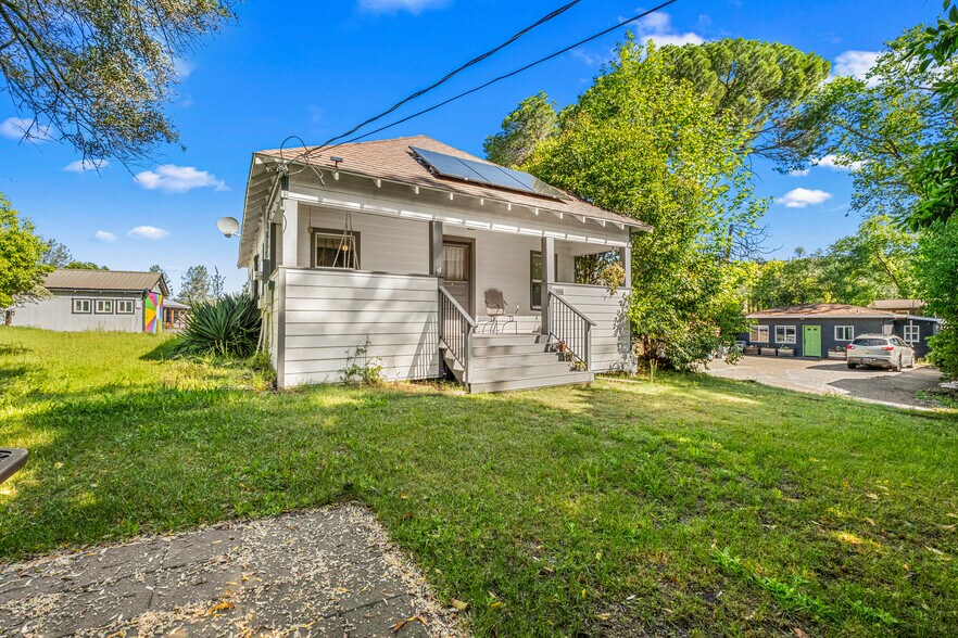 More Photos Of 320 Taylor Rd, Newcastle Specialty For Sale