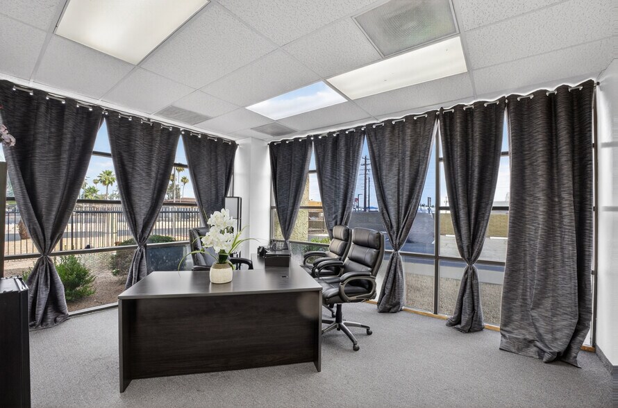 More Photos Of 2920 N 24th Ave, Phoenix Office For Sale
