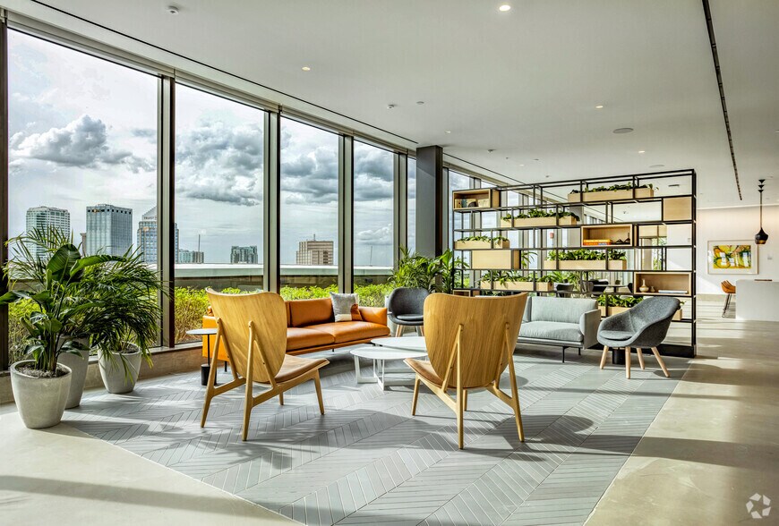 More Photos Of 1001 Water St, Tampa Office For Lease